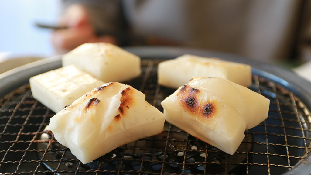 Mochi Fans, Take Caution Next Time You Eat This Japanese Dessert